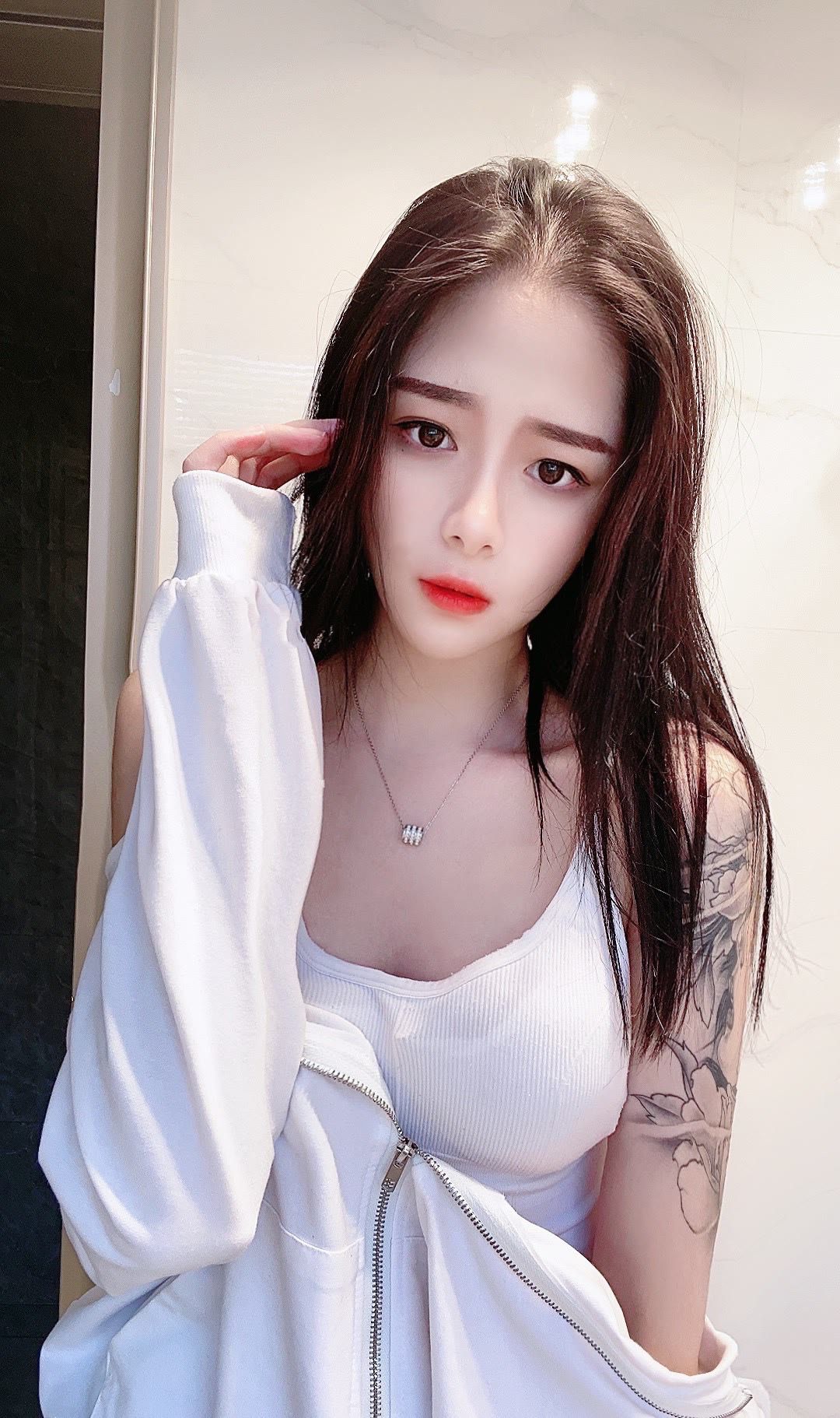 88E39FD3C58388C49F390623D5373834.png